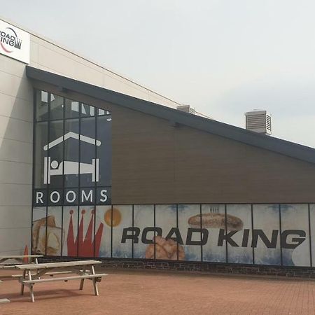 Roadking Truckstop Holyhead Esterno foto